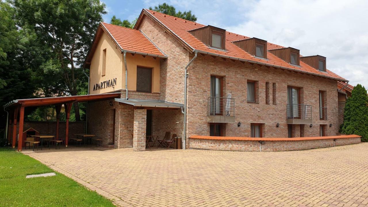 Gyulai-Fuerdo-Apartman Ii. Exterior photo