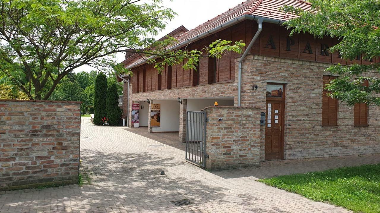 Gyulai-Fuerdo-Apartman Ii. Exterior photo