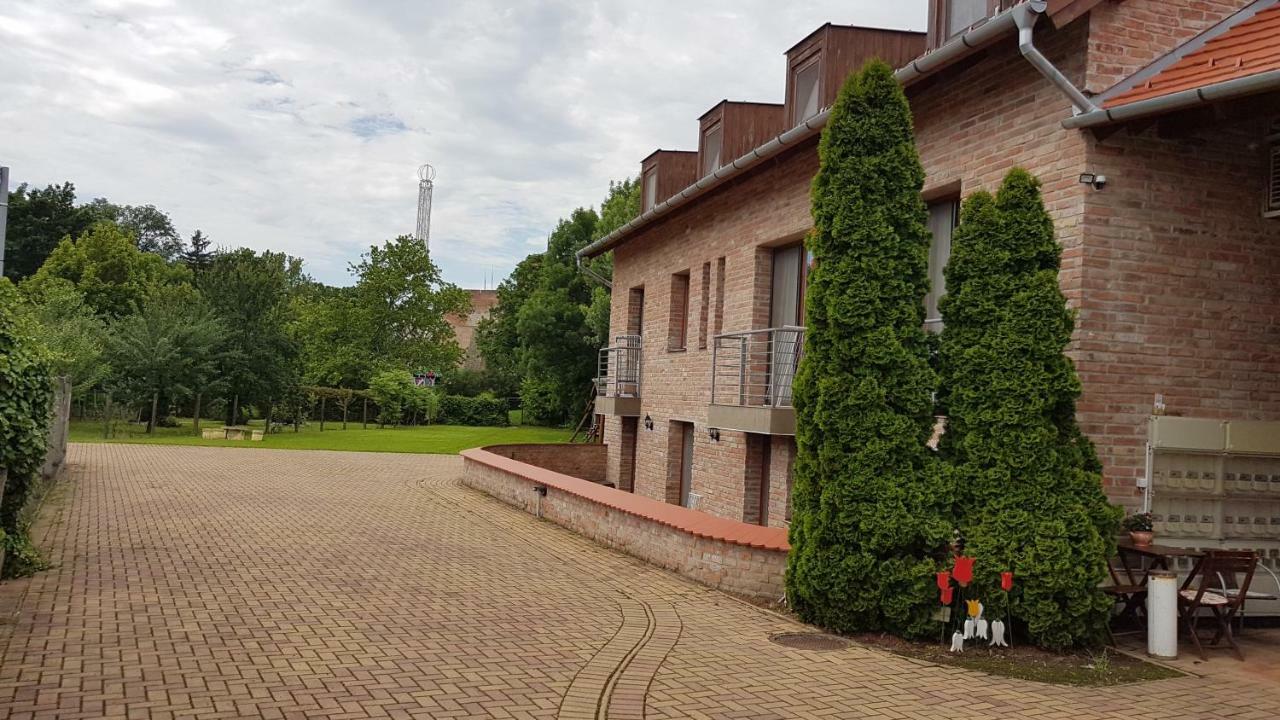 Gyulai-Fuerdo-Apartman Ii. Exterior photo